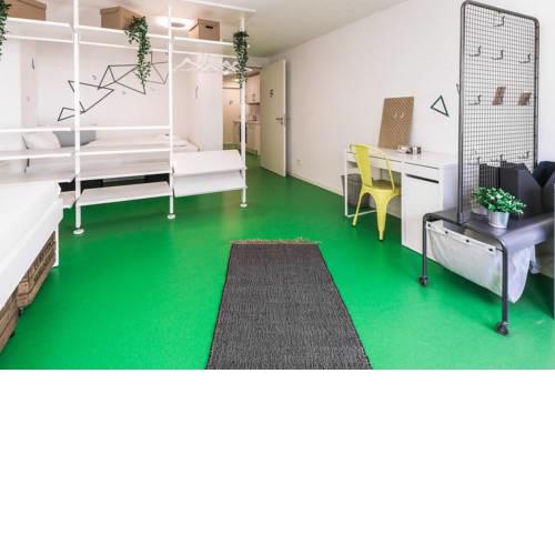 Designer Hostel (3B)