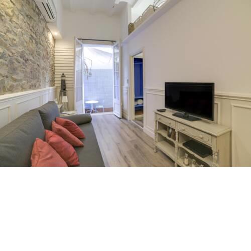 Stylish 1 Bed wTerrace in Lesseps