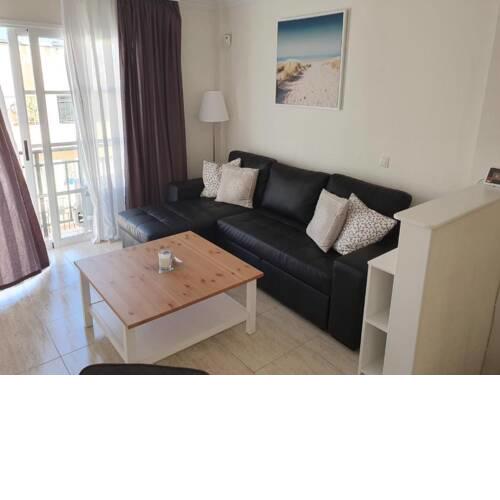 Stylish 2 bed apartment with fantastic ocean views