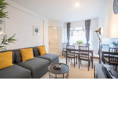 Stylish 2 Room Apartment +new bathroom & kitchen
