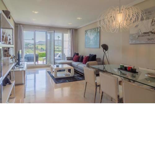 Stylish 3 Bedroom Garden Apartment in Benahavis