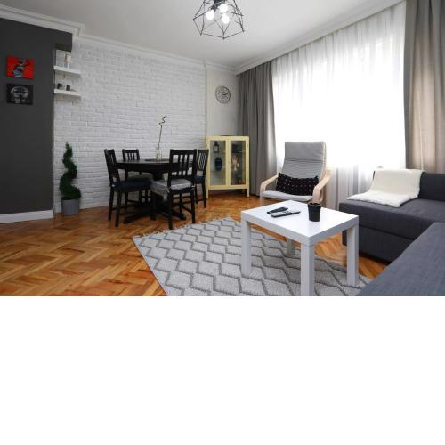 Stylish and Central Flat in Kadikoy