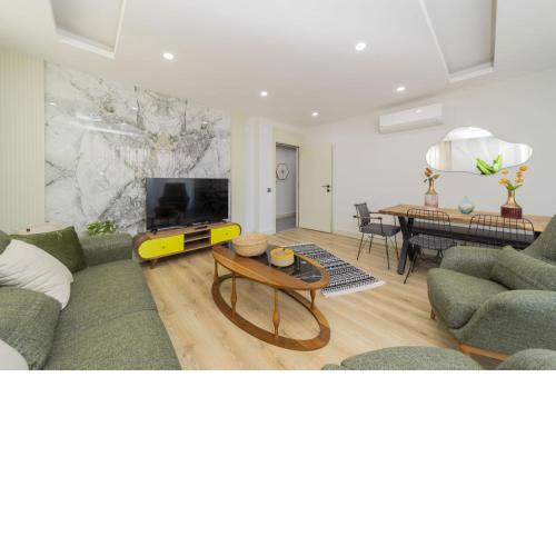 Stylish and Luminous Flat in Antalya