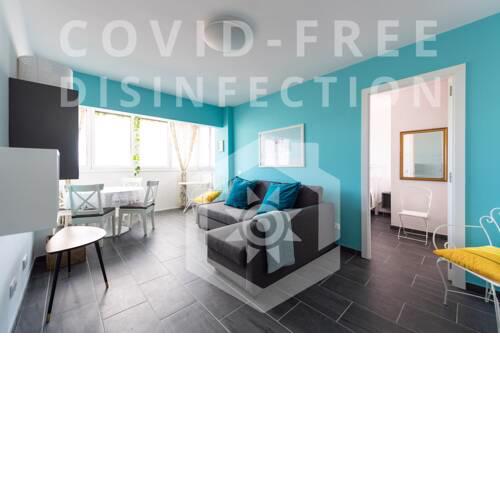 Stylish apartment in town near the port