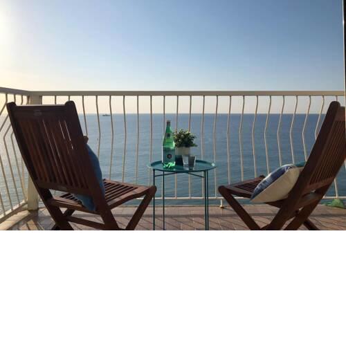 STYLISH BEACH FRONT PENTHOUSE with SWIMMING POOLS and STUNNING SEA VIEWS Ref MRHAV