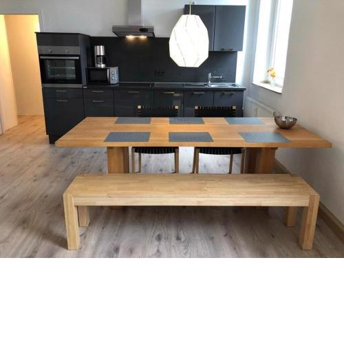 Stylish Central City Business Apartment for 5 guests