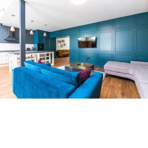 Stylish Fifth-Floor Apartment with a Roof Terrace
