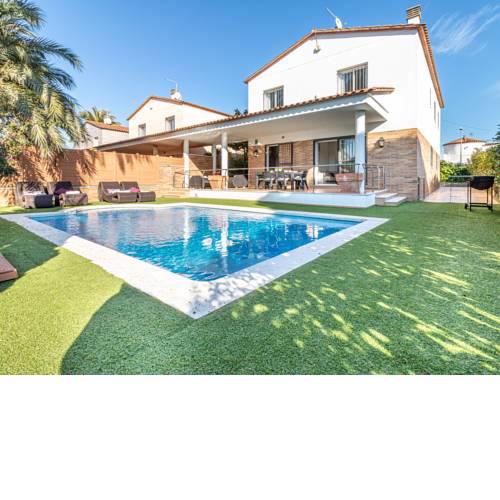 Stylish Holiday Home with Private Pool in Empuriabrava Spain