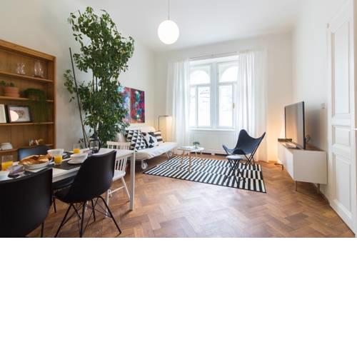 Stylish Modern Apartment for 5 people by easyBNB