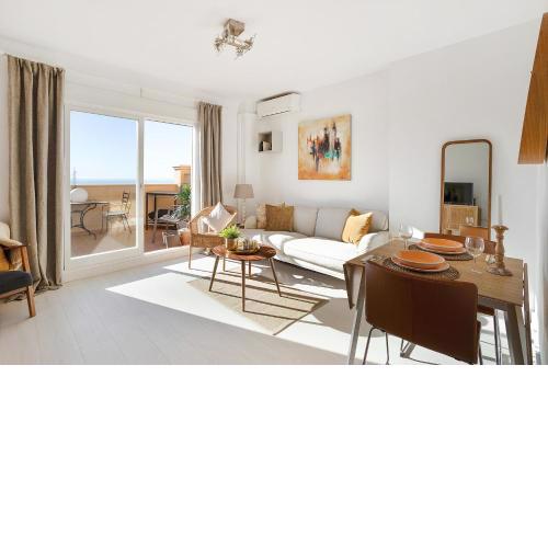 Stylish south-facing apartment