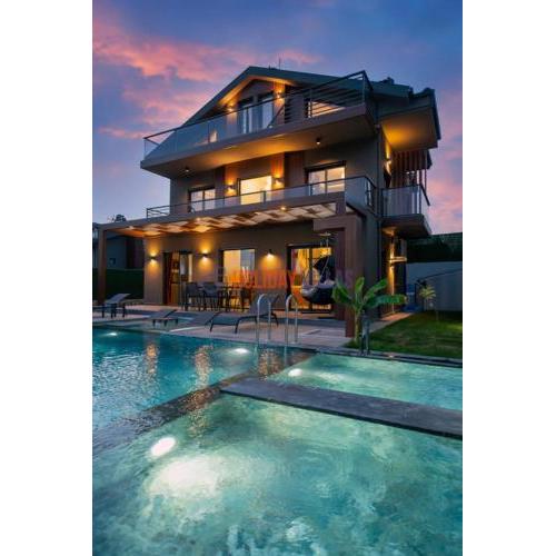 SU VILLA 1