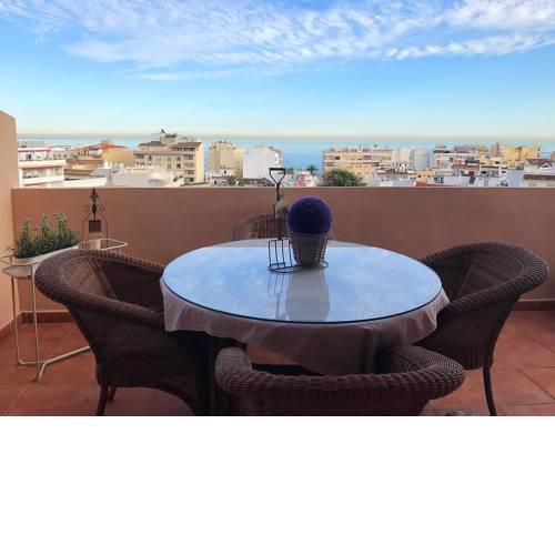 Sub-ático con parking en el centro de Estepona
