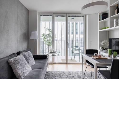 Subway Apartment 10 minutes from center