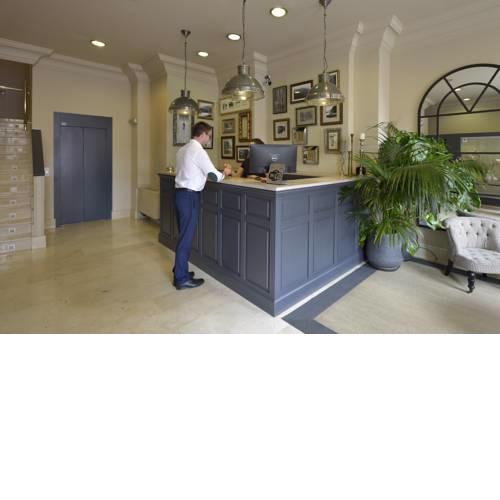 Suites Pamplona Plaza