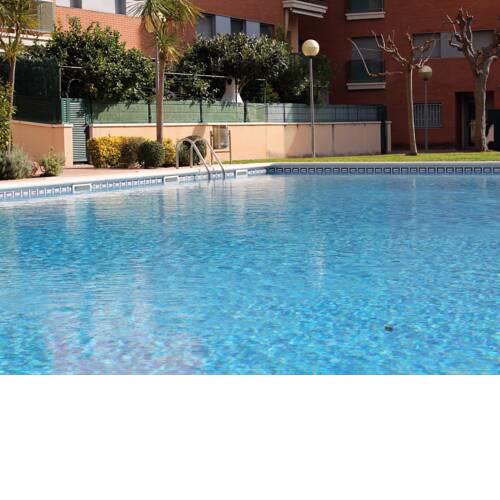 Suitur beach apartment with pool