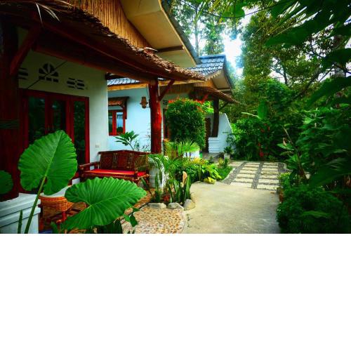 Sumatra Orangutan Discovery Villa
