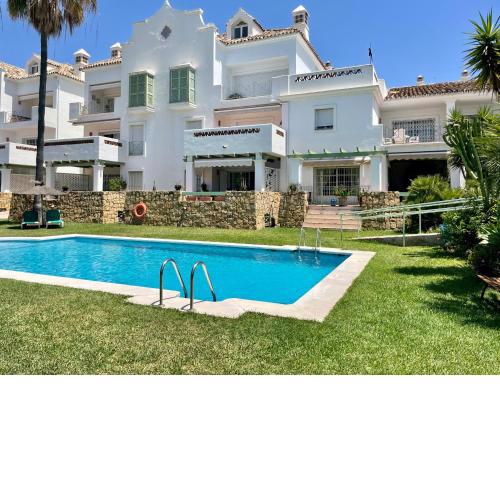 Sun Beach Puerto Banus - EaW Homes
