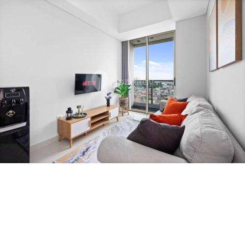 Sunela by Kozystay 2BR Next to Mall Grogol