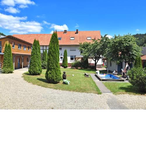 Sunlit Apartment near Forest in Huddingen