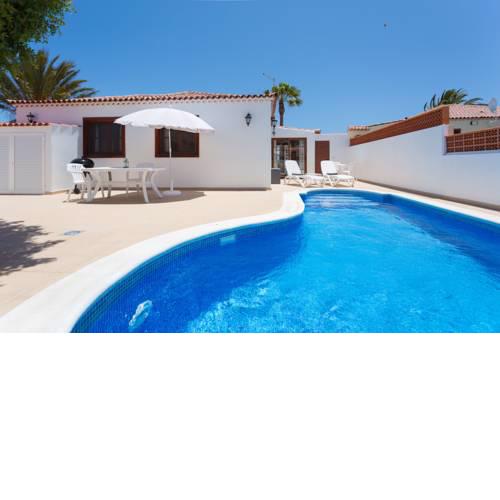 SUNNY AMARILLA GOLF VILLA