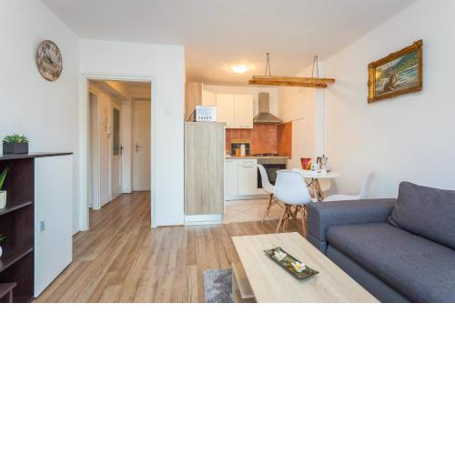 Sunny apartment ILI near Amfiteatar