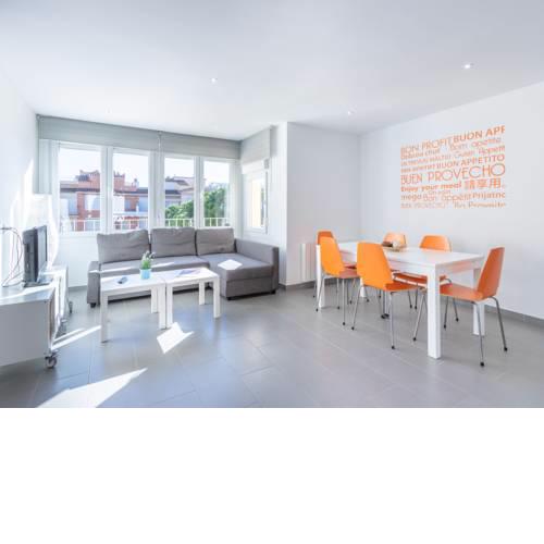 Sunny Apartment in Empuriabrava with Terrace