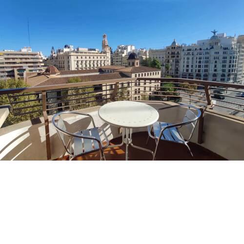 Sunny apartment with terrace and old city views!