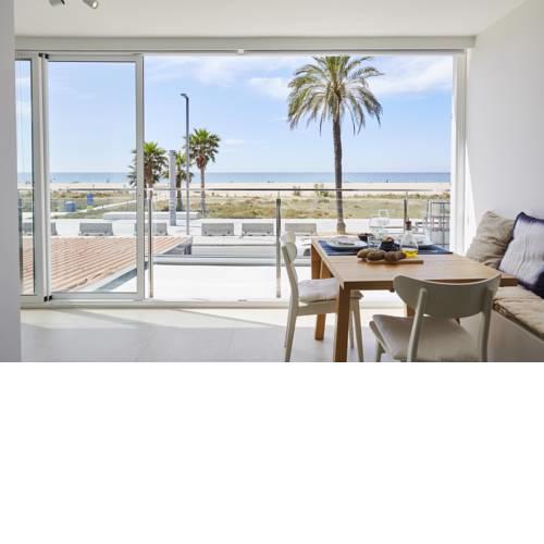 Sunny Beachfront Escape