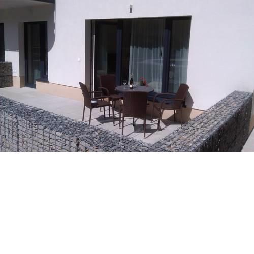 Sunny, fully furnished Studio type with terrace