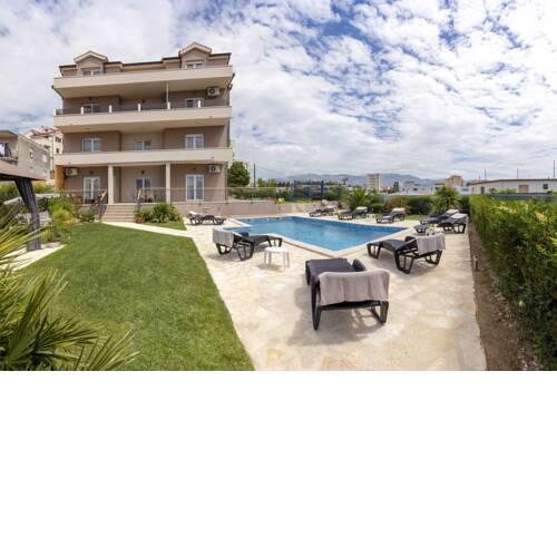 Sunny Garden Adria
