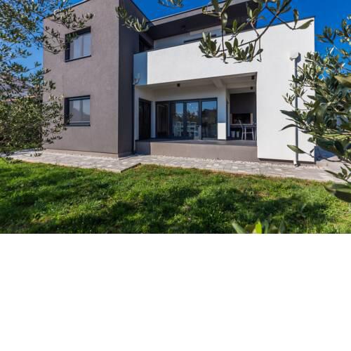 Sunny Hill Holliday Home