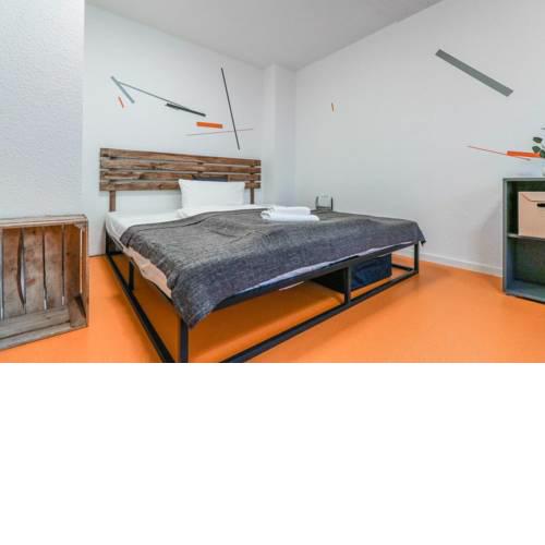 Designer Hostel (4A)