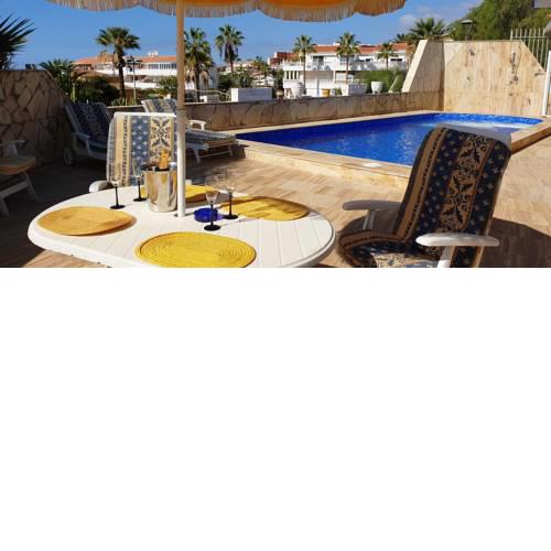 Sunny house with private pool and sea view