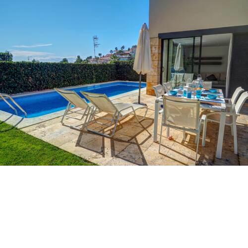 Sunny House with private pool by Hello Apartments Sitges