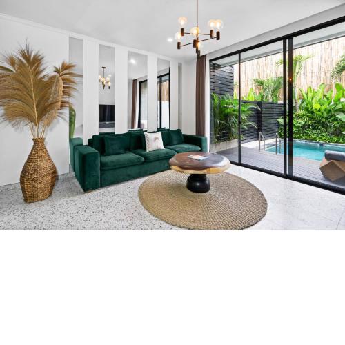 Sunny Nelayan Villa
