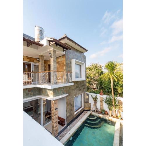 SUNNYRENT Villa Hills house with private Pool and Outstanding View in Jimbaran