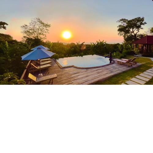 Sunset Hill Lembongan