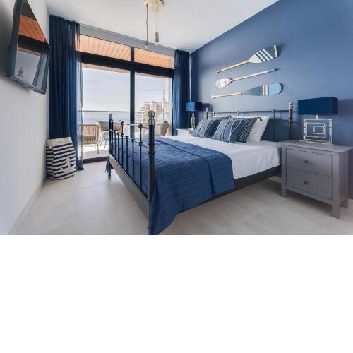 SUNSET WAVES Benidorm Sea View & 4 bikes for you