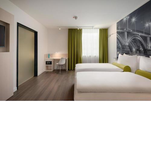 Super 8 by Wyndham Koblenz