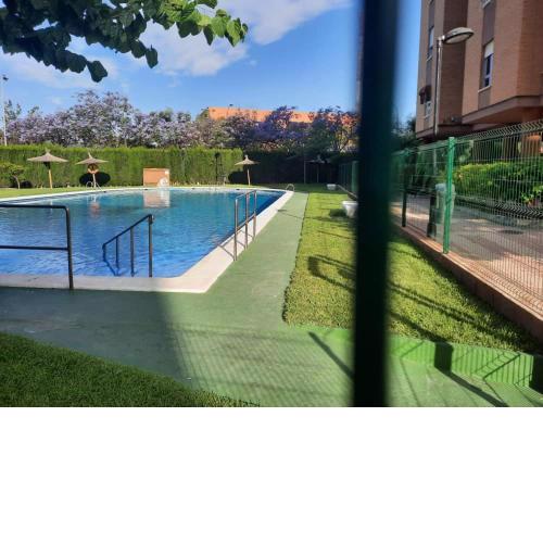 Super appartement avec piscine commune et Jardin
