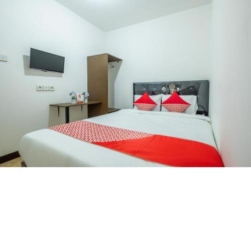 Super OYO 1460 Anyelir Residence