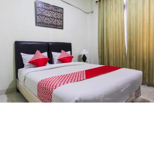 Super OYO 1682 Greenia Hotel