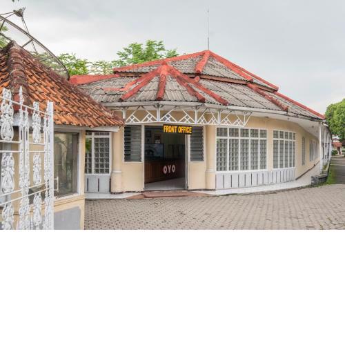 Super OYO 2346 Hotel Padjadjaran 1
