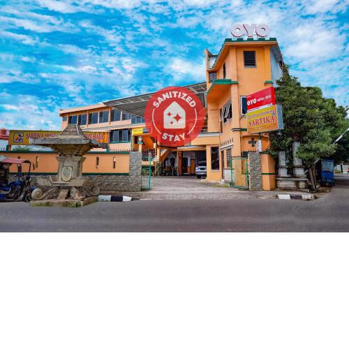 Super OYO 2855 Sartika Hotel Pati