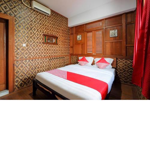 Super OYO 4016 Tan Jokteng Guest House
