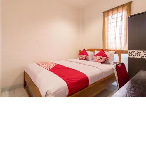 Super OYO 447 Hutasimo Residence