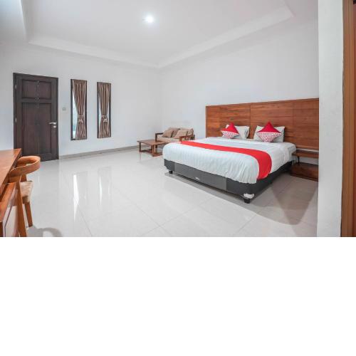 Super OYO 686 Bunga Karang Hotel