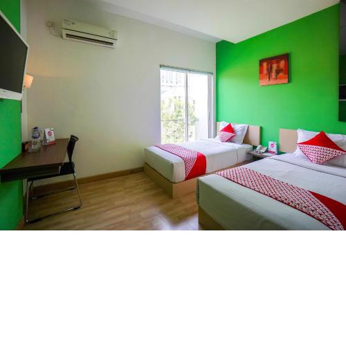 Super OYO 770 De Nearby Hotel