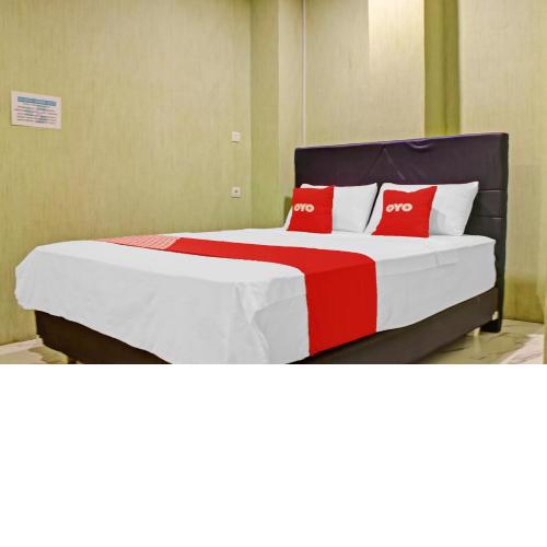 Super OYO 90112 Hotel Permata Inn