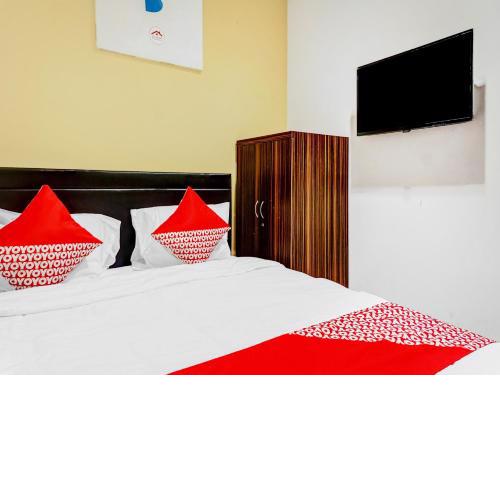 Super OYO 90692 Point Hostel